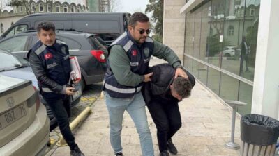 Samsun’un Atakum ilçesinde bir kadının boynundaki altın zinciri çalarak kaçan