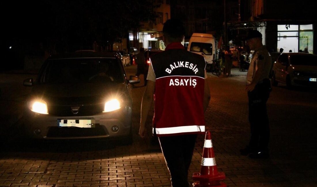 Balıkesir’de polis ekiplerinin yürüttüğü çalışmalar geniş bir yelpazede devam ediyor.