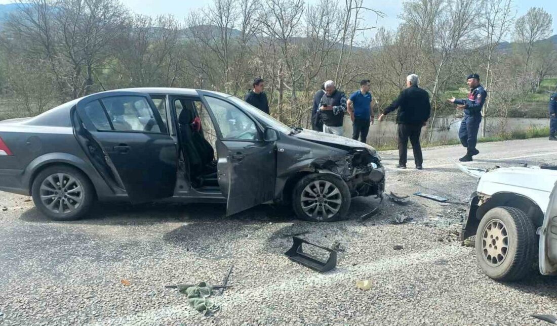 Balıkesir’in Balya ilçesinde meydana gelen çift taraflı trafik kazasında 7