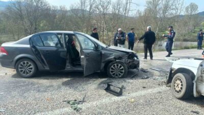 Balıkesir’in Balya ilçesinde meydana gelen çift taraflı trafik kazasında 7