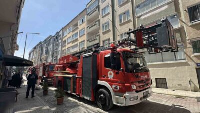 Samsun’un Atakum ilçesinde bulunan bir apartmanın balkonunda meydana gelen koltuk