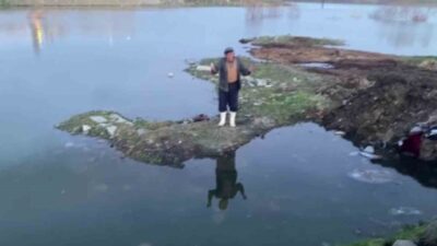 Sivas’ın Ulaş ilçesindeki Yapalı Barajı, karların erimesi sonucu taşarak köye