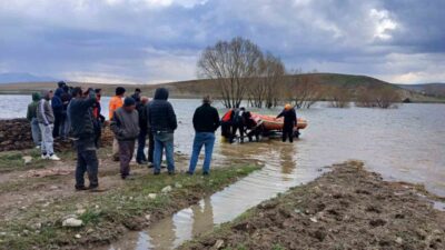 Sivas’ın Altınyayla ilçesine bağlı Doğupınar köyünde, Gazibey Barajı’ndaki su seviyesinin