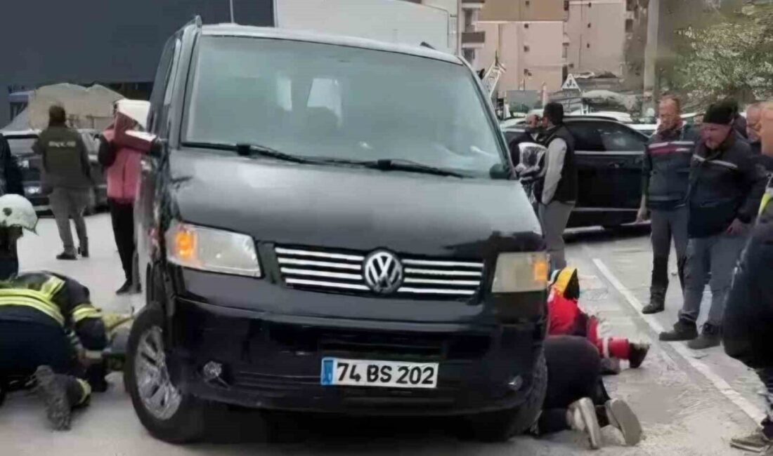 Bartın’da bir kavşakta araç tarafından ezilen bir kadın, kurtarma ekiplerinin