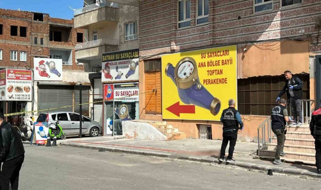 Batman’da bir genç, Bahçelievler Mahallesi’nde bulunan 8 katlı bir binanın