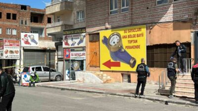 Batman’da bir genç, Bahçelievler Mahallesi’nde bulunan 8 katlı bir binanın