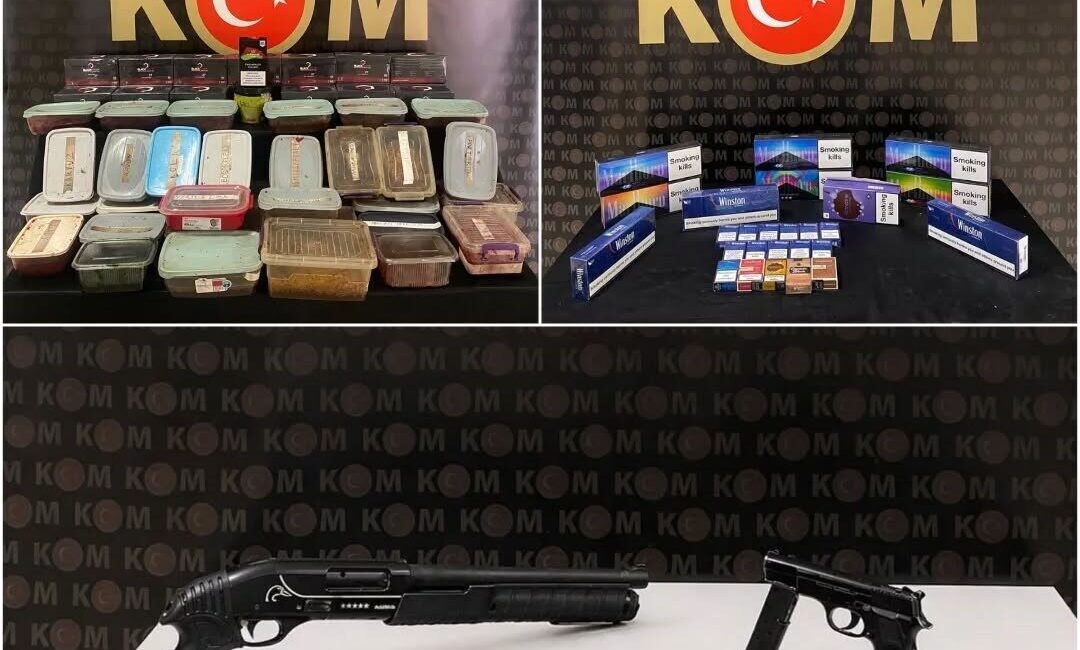 Bayburt’ta gerçekleştirilen kaçakçılık operasyonunda polis ekipleri tarafından silah, fişek, bandrolsüz