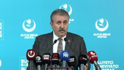 BBP Genel Başkanı Mustafa Destici, parti genel merkezinde düzenlediği basın