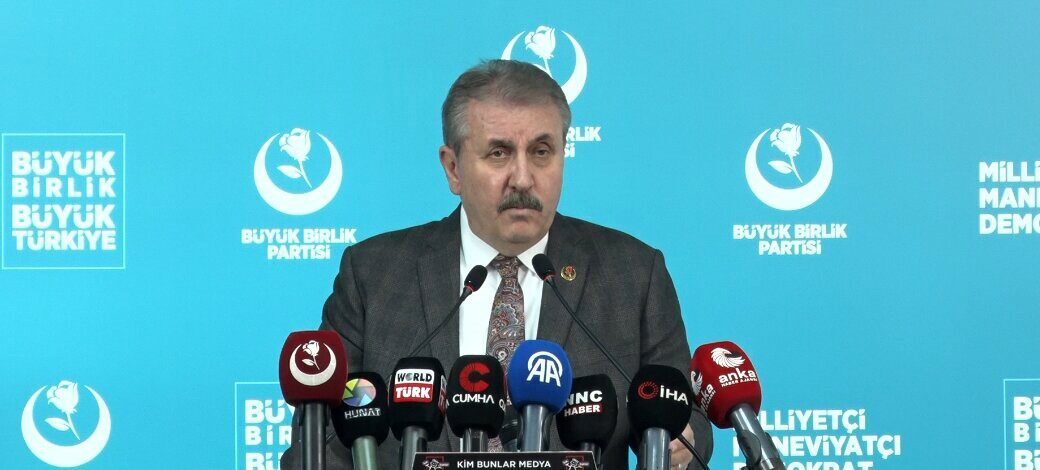 BBP Genel Başkanı Mustafa Destici, parti genel merkezinde düzenlediği basın