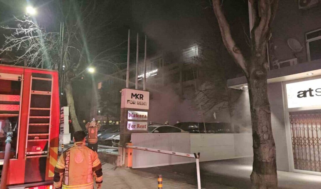 Beşiktaş’ta bir araç kiralama şirketinin yanında park halinde bulunan bir