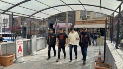 Eskişehir’de gerçekleşen bir kavgada bir kişi bıçaklanırken dört kişi de
