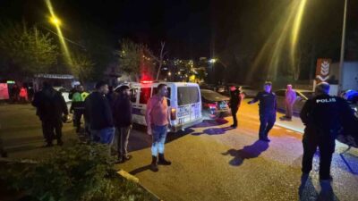 Birecik ilçesinde yaşanan bıçaklı kavgada, polisin müdahalesiyle olay sona erdi.