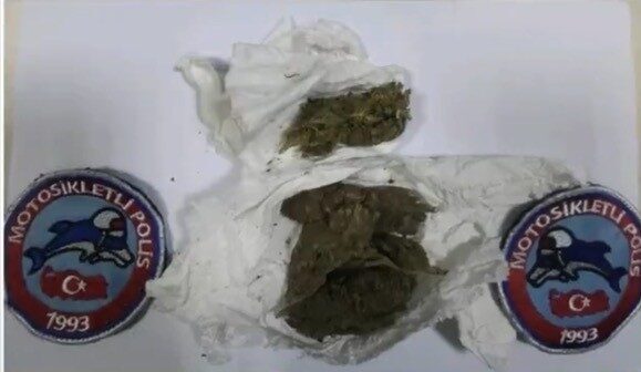 Bingöl’de polis ekipleri, son bir haçta gerçekleştirdikleri operasyonlar sonucunda aranan