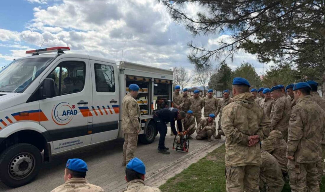 Bingöl’de AFAD, jandarma personeline enkazda arama kurtarma temel eğitimi verdi.