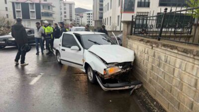 Bingöl’de meydana gelen trafik kazasında 2 kişi yaralandı. Kazanın, Bingöl