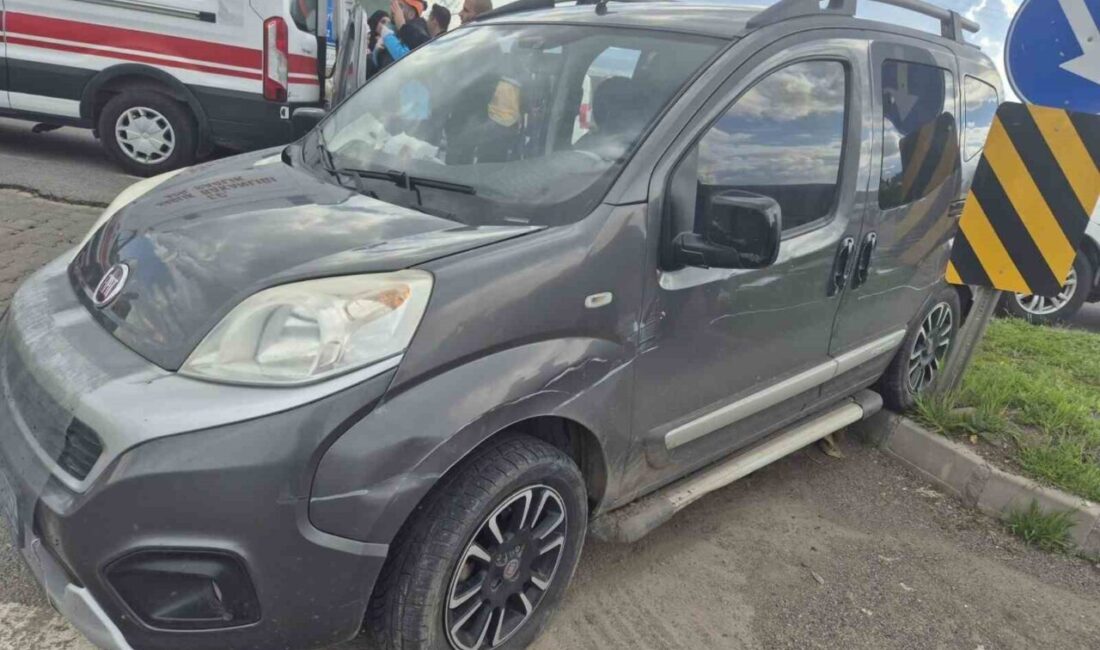 Bingöl’ün Kervansaray mevkiinde meydana gelen trafik kazasında, iki hafif ticari