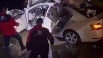 Bitlis’in Güroymak ilçesinde meydana gelen trafik kazasında bir otomobilin at