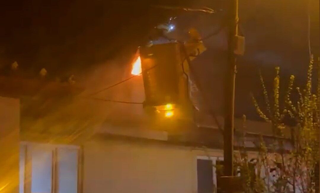 Bolu’da Aşağısoku Mahallesi’nde bulunan 2 katlı bir evin bacasında çıkan