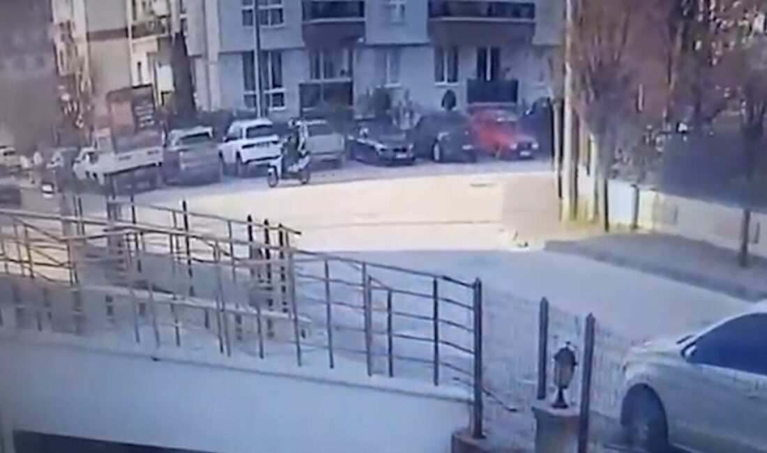 Bolu’da, hafif ticari araç ile motosikletin çarpışması sonucunda 2 kişi