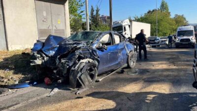 Bornova ilçesinde meydana gelen zincirleme trafik kazasında 1 polis hayatını