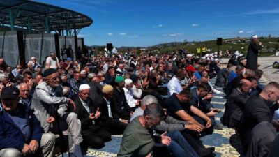 Vlasenica köyünde Bosna-Hersek’te 1992-1995 yılları arasındaki savaş sırasında öldürülen 6