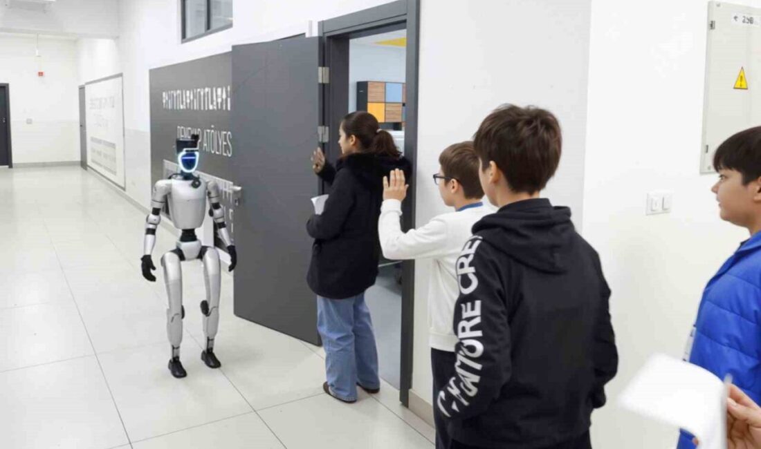 Canik Özdemir Bayraktar Keşif Kampüsü’nde düzenlenen Deneyap Teknoloji Atölyesi Öğrenci