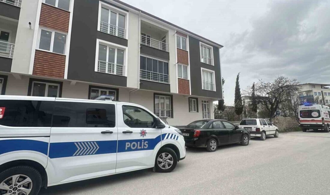 Burdur ilinde, yakınlarından haber alamayan yalnız yaşayan bir yaşlı kadın
