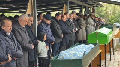 Antalya-Isparta karayolunda minibüs ile beton mikserinin çarpıştığı trafik kazasında hayatını