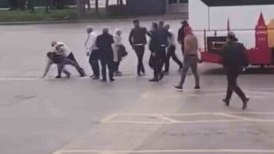 Bursa Şehirlerarası Otobüs Terminali’nde bir yolcu ile bir otobüs şoförü