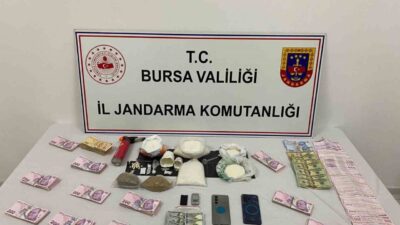 Bursa’nın Yıldırım ilçesinde Jandarma ekipleri, uyuşturucuyla mücadelenin bir parçası olarak