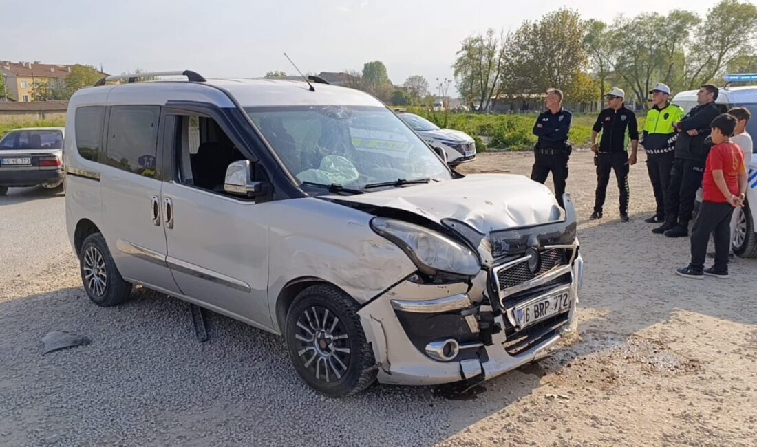 İnegöl ilçesinde meydana gelen trafik kazasında, iki hafif ticari aracın