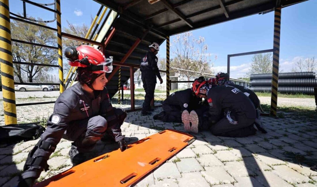 Denizli Büyükşehir Belediyesi, “Afetlere Dirençli Şehir” vizyonu çerçevesinde oluşturduğu DEBAK