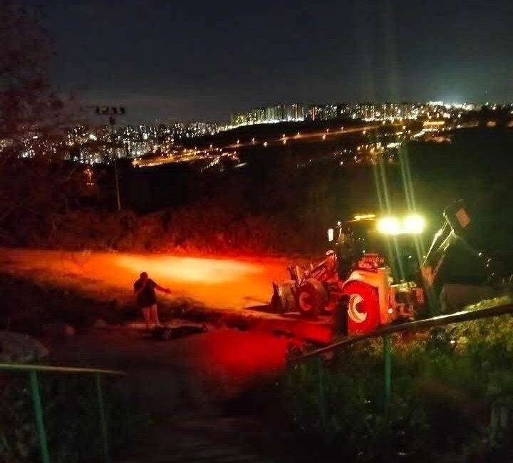 İzmit ilçesinde altyapı çalışmaları sırasında meydana gelen doğal gaz hattı