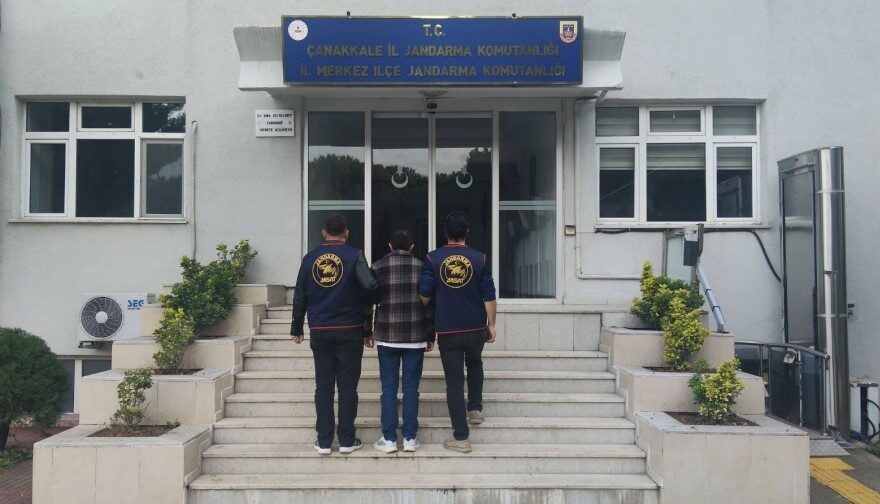 Çanakkale’de jandarma ekiplerinin yürüttüğü operasyonlar sonucunda, çeşitli suçlardan aranan 15