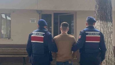 Çanakkale’de yapılan jandarma operasyonlarında farklı suçlardan aranan 15 kişi tutuklandı.