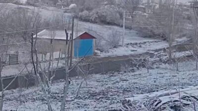 Çiçekdağı ilçesinde Nisan ayında meydana gelen beklenmedik kar yağışı, hem