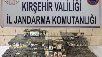 Jandarma ekipleri, Kırşehir’deki bir markette gerçekleştirdikleri aramada kaçak sigara buldu.