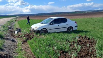 Çorum’un Alaca ilçesinde bir otomobilin devrilmesi sonucu meydana gelen trafik