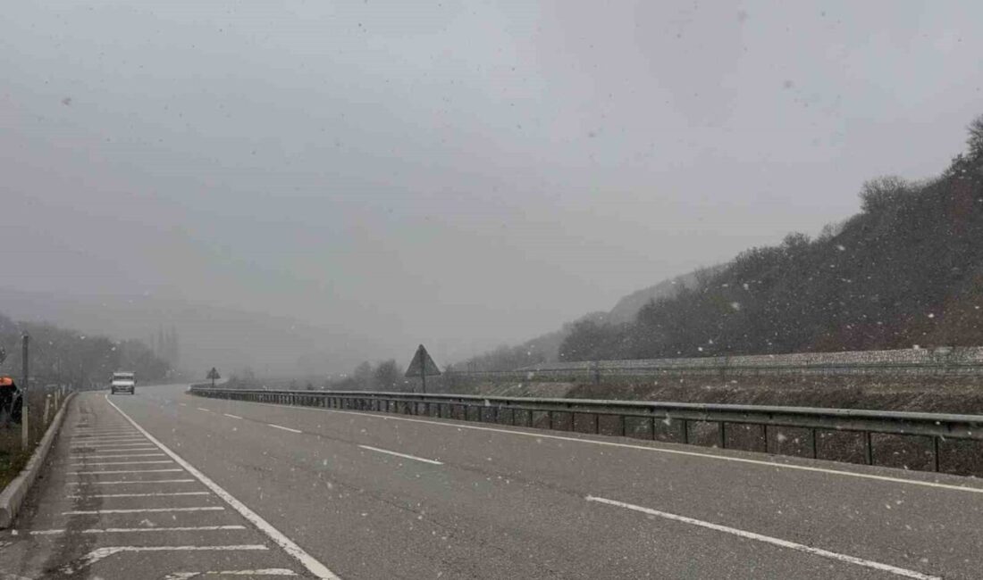 Çorum’da hava sıcaklığının düşmesiyle birlikte yüksek rakımlı bölgelerde kar yağışı