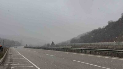 Çorum’da hava sıcaklığının düşmesiyle birlikte yüksek rakımlı bölgelerde kar yağışı