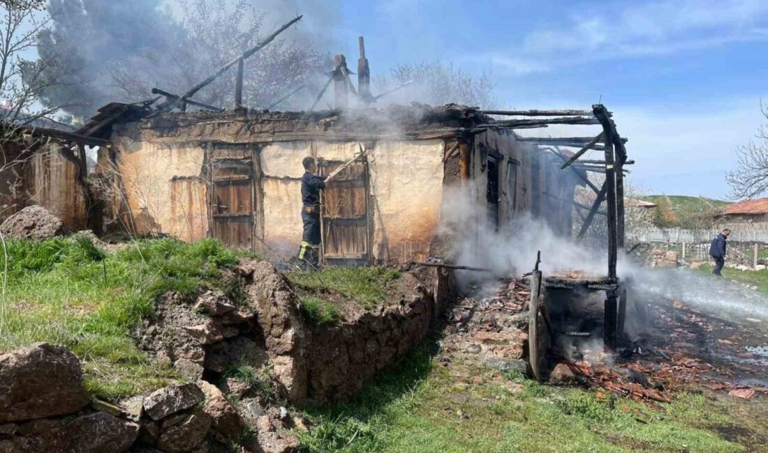 Çorum’un Boğazkale ilçesinde bir metruk evde çıkan yangın, hızla yayılarak