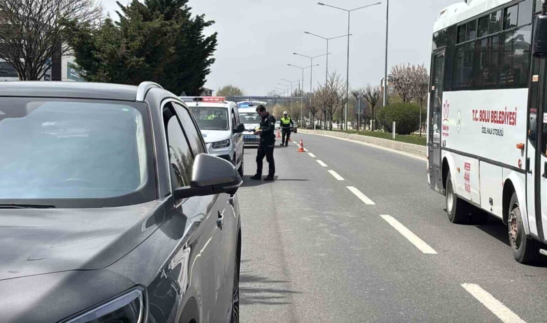 Bolu’da D-100 karayolunda yaşlı bir adam, yolun karşısına geçmeye çalışırken