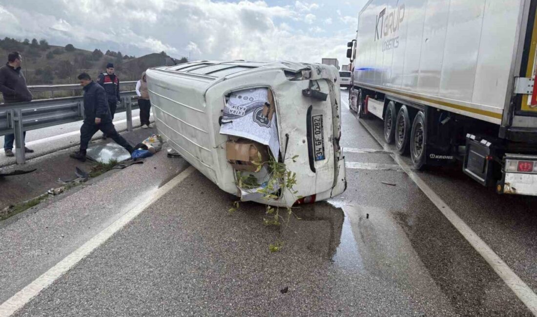 Tosya ilçesi D100 karayolunda meydana gelen bir kaza sonucunda minibüs