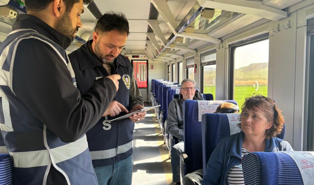 Yerköy İlçe Emniyet Müdürlüğü ekipleri, vatandaşların huzurlu ve güvenli yolculuk