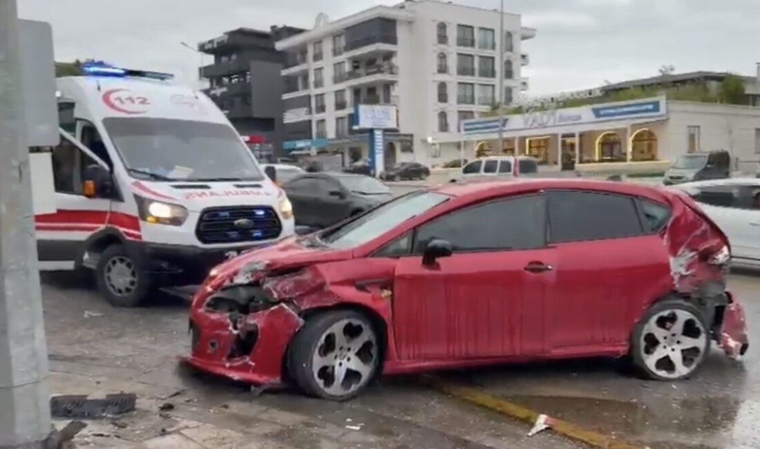Denizli’de meydana gelen trafik kazasında, belediye otobüsü, minibüs ve otomobilin