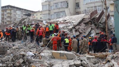 Malatya’da meydana gelen depremde yıkılarak 3 kişinin hayatını kaybettiği apartmanla