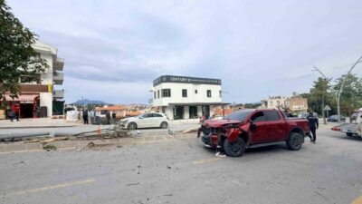 Muğla’nın Datça ilçesinde meydana gelen trafik kazasında, bir otomobil kontrolünden