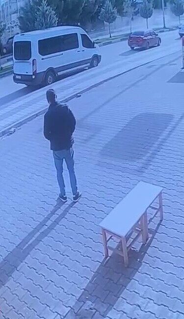 Ergani ilçesinde meydana gelen bir trafik kazasında sürücüsü direksiyon hakimiyetini