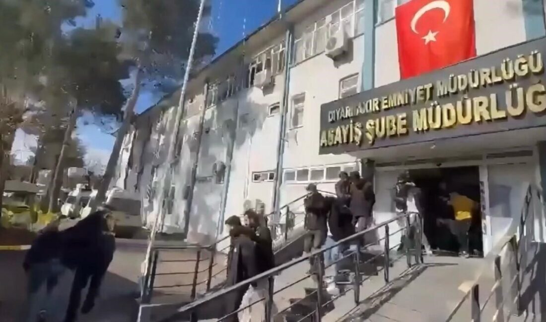 Diyarbakır merkezli 4 ilde faaliyet gösteren bir dolandırıcılık şebekesi çökertildi.