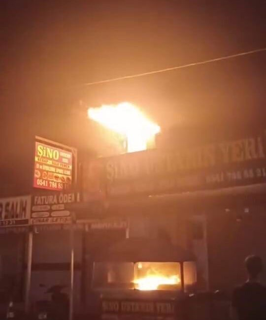 Diyarbakır’ın Kayapınar ilçesinde, dün akşam saatlerinde Pirinçlik Mahallesi’ndeki bir lokantada